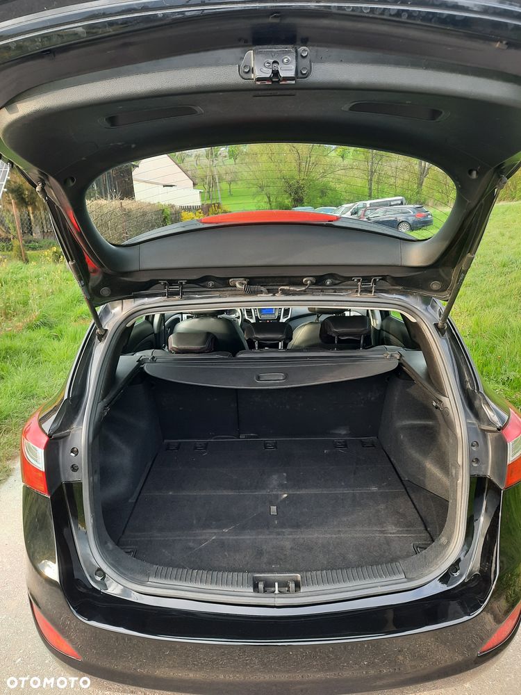 Hyundai i30 1.6 CRDI Automatik Style - 10