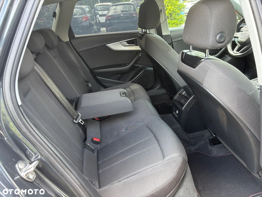 Audi A4 Avant 2.0 TDI DPF clean diesel Attraction - 31