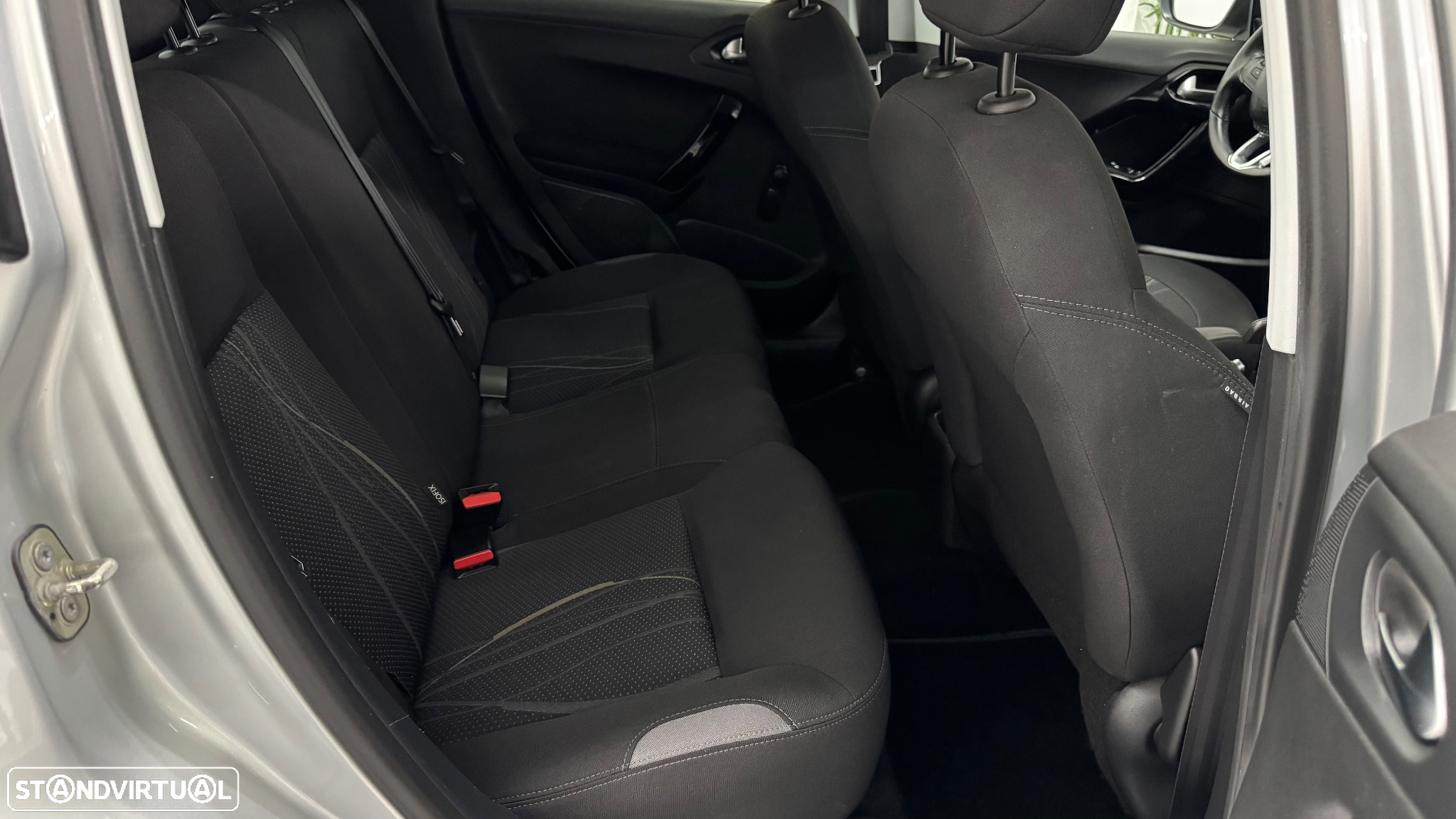 Peugeot 208 1.2 VTi Allure - 27