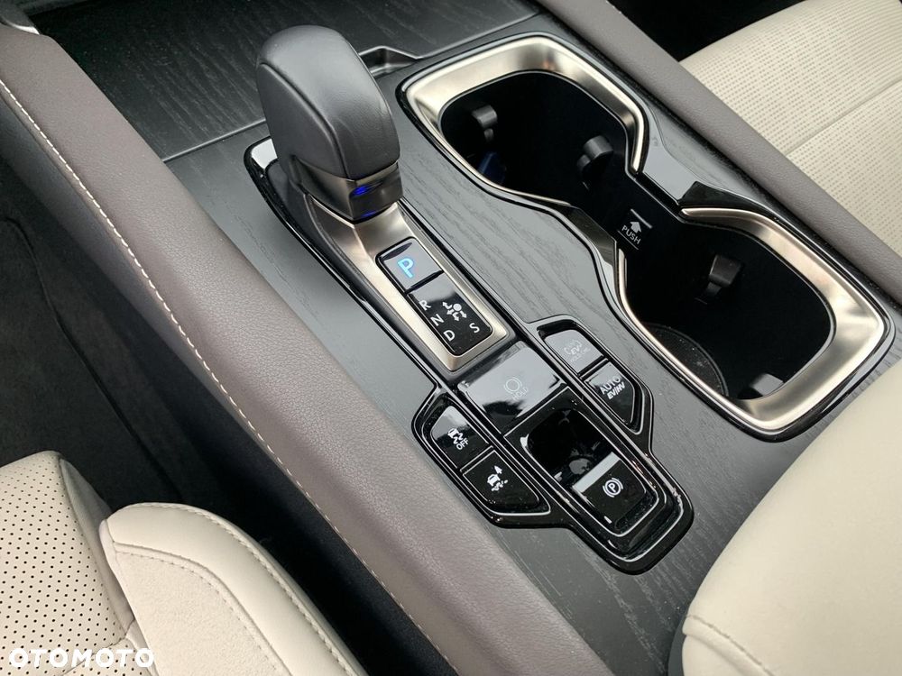 Lexus RX 450h+ Omotenashi - 19