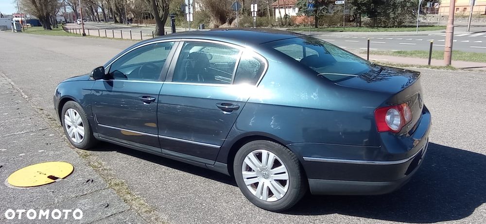 Volkswagen Passat 2.0 TDI DPF Highline - 8