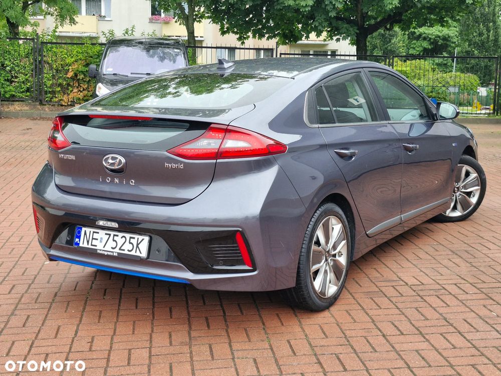 Hyundai IONIQ Hybrid Business - 10