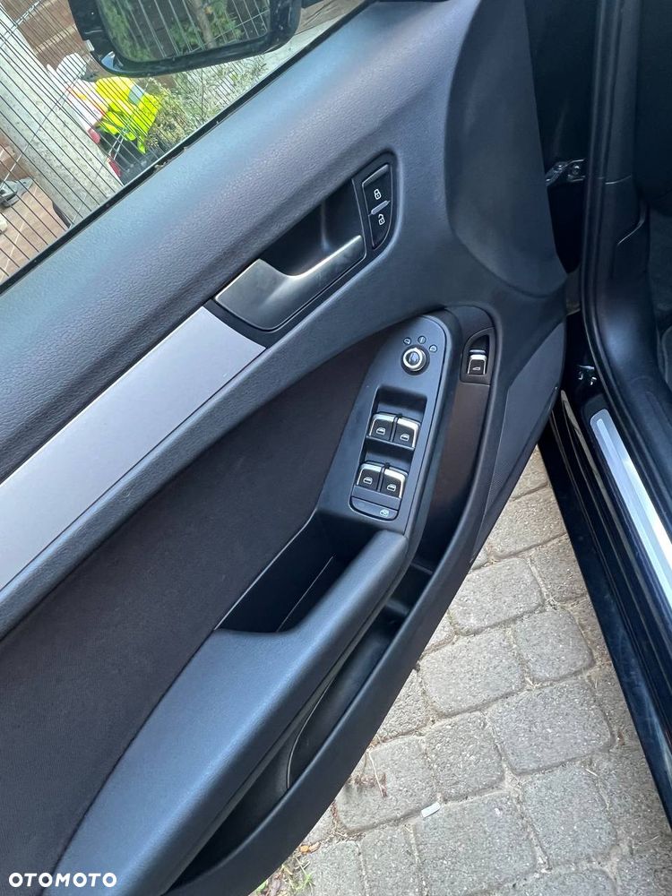 Audi A4 Avant 2.0 TDI DPF clean diesel multitronic Ambition - 11