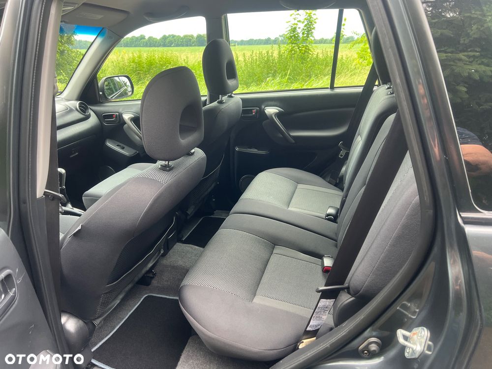 Toyota RAV4 - 26