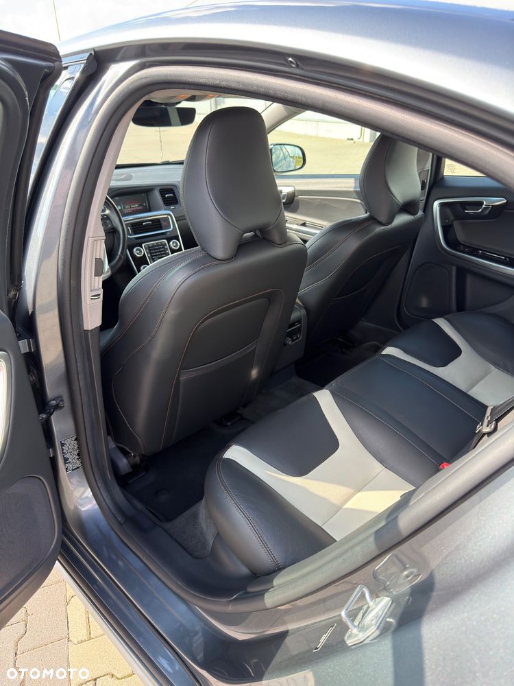 Volvo S60 2.5 T5 AWD - 12
