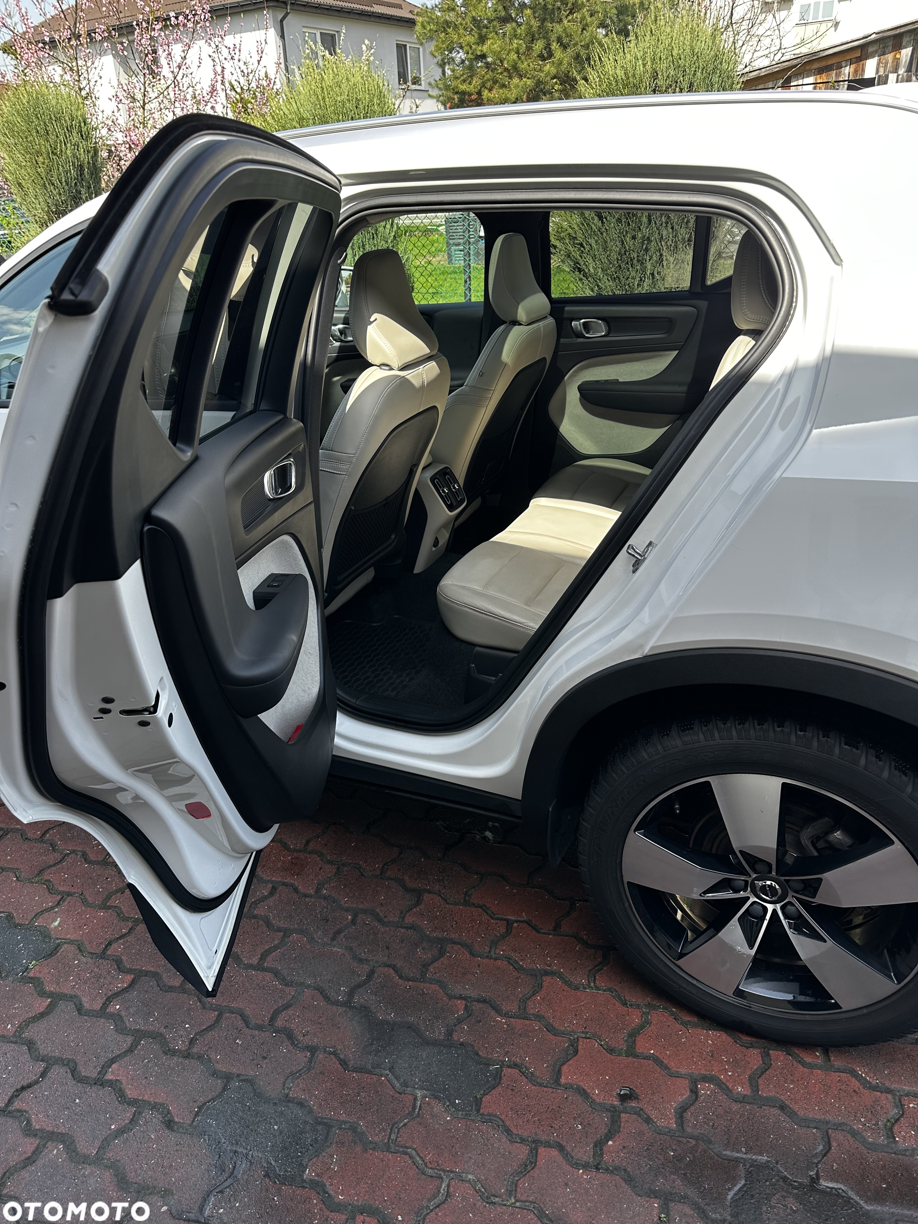 Volvo XC 40 D4 AWD Momentum (Intro Edition) - 8