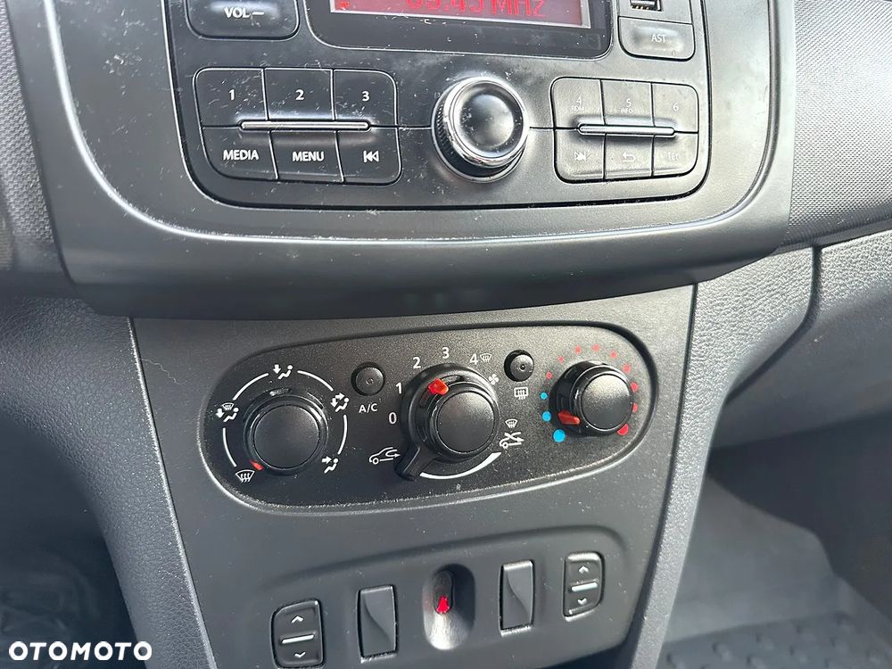 Dacia Sandero 1.5 dCi Laureate S&S - 16