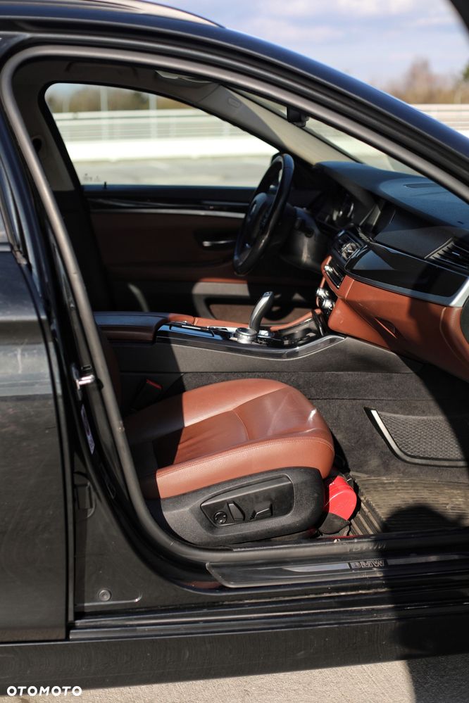 BMW Seria 5 520d Luxury Line - 27