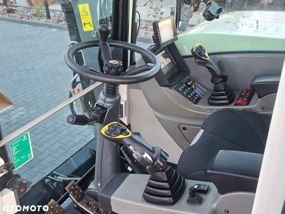 Terex SCHAEFF TW85 ROTOTILT ze szczypcami - 2