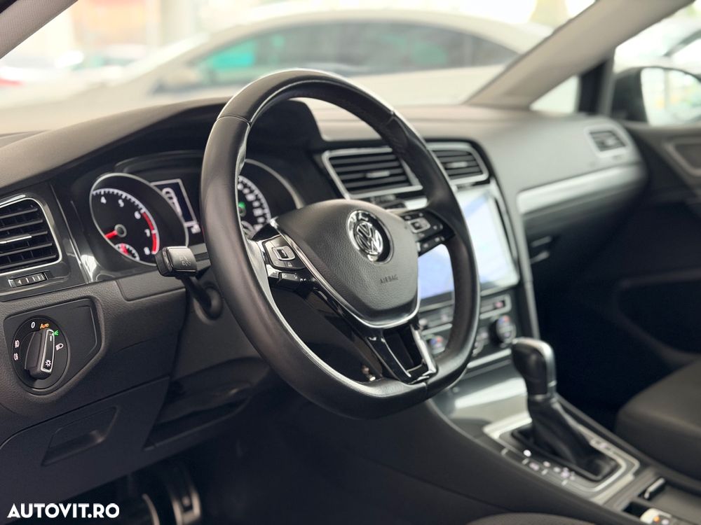 Volkswagen Golf 1.0 TSI DSG Comfortline - 9