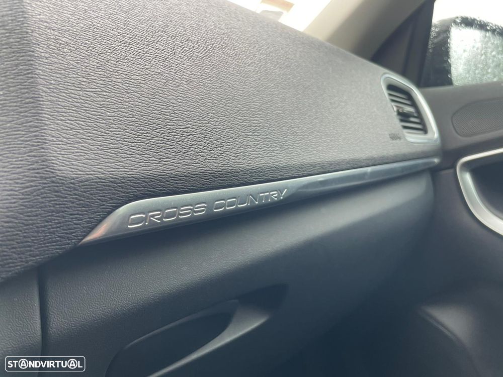 Volvo V40 Cross Country - 11