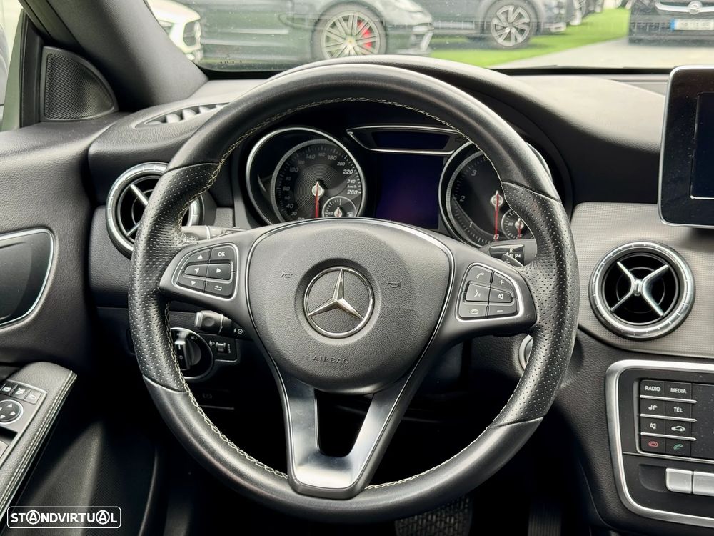 Mercedes-Benz CLA 180 d Shooting Brake Urban Aut. - 13