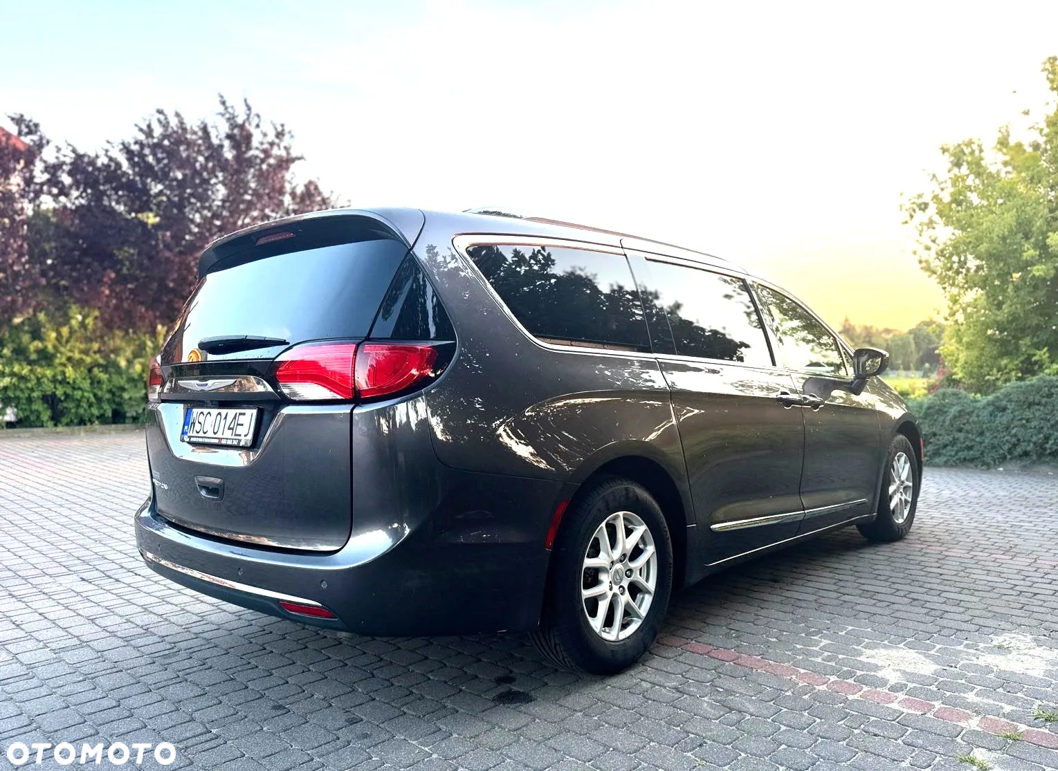 Chrysler Pacifica - 6
