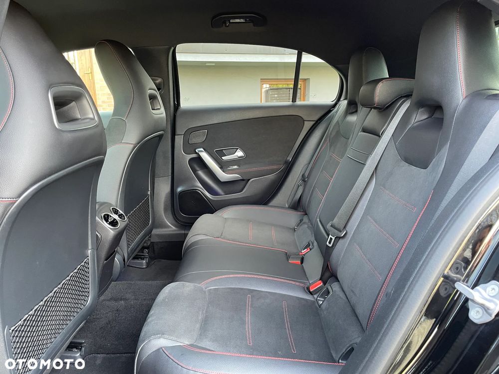 Mercedes-Benz Klasa A 180 AMG Line 7G-DCT - 36