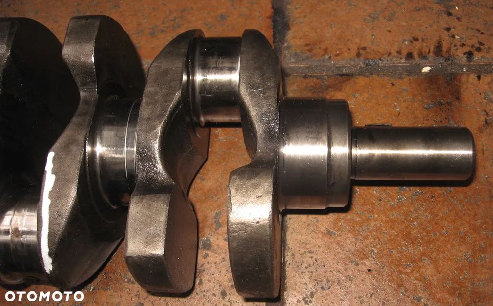 wał korbowy CABSTAR MAXITY 2.5TDI NISSAN RENAULT - 2