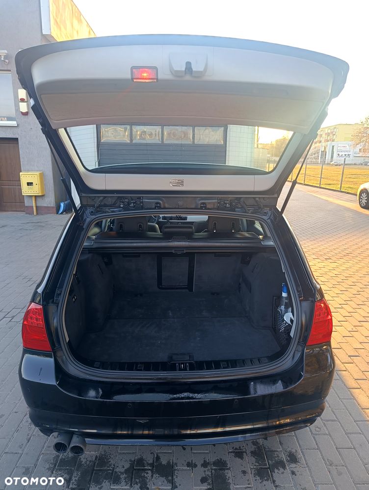 BMW Seria 3 325i xDrive - 8