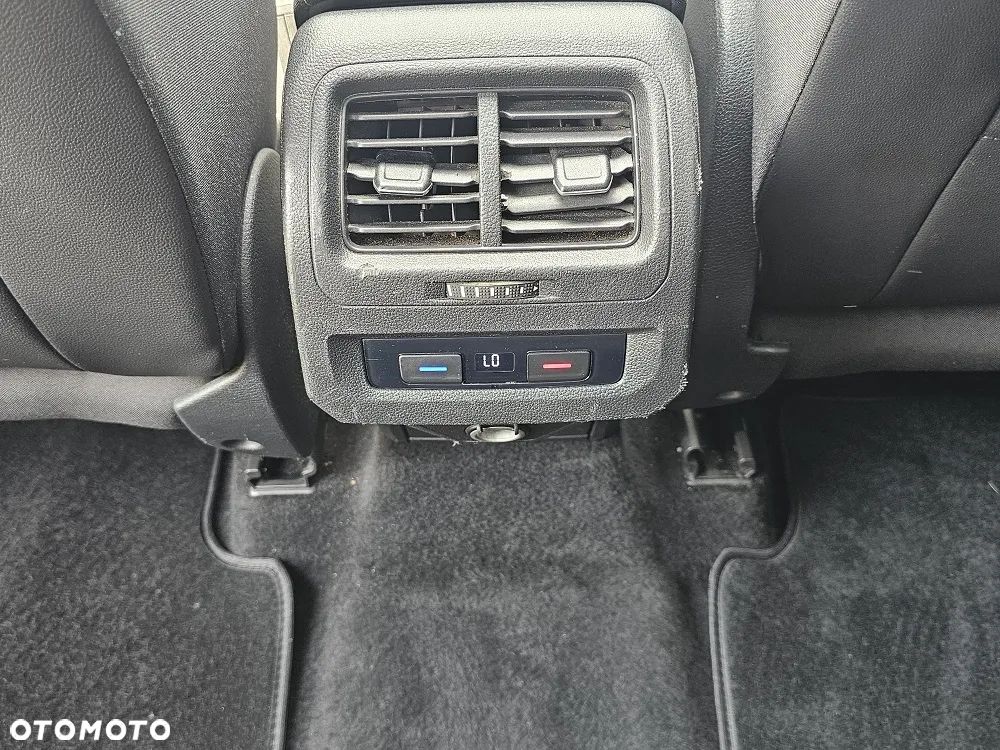 Volkswagen Touran 1.5 TSI EVO Special Edition DSG - 26