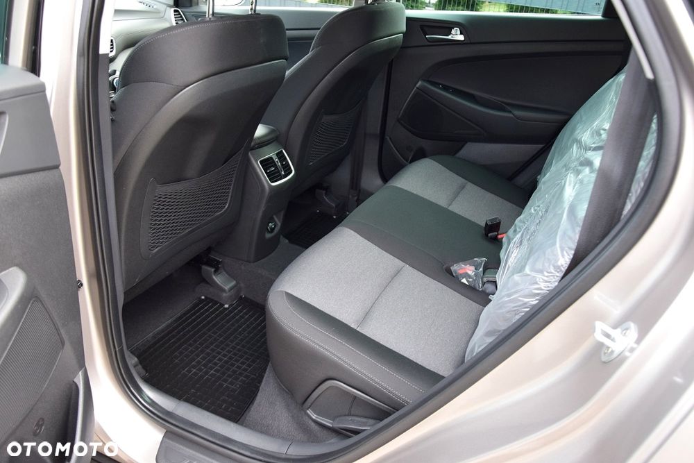 Hyundai Tucson 1.6 GDI BlueDrive Style 2WD - 12