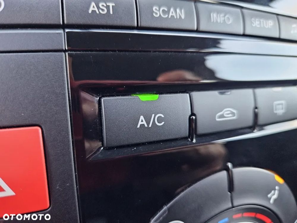 Kia Venga 1.4 CVVT Spirit - 14