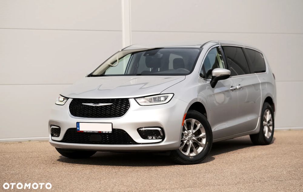 Chrysler Pacifica - 4