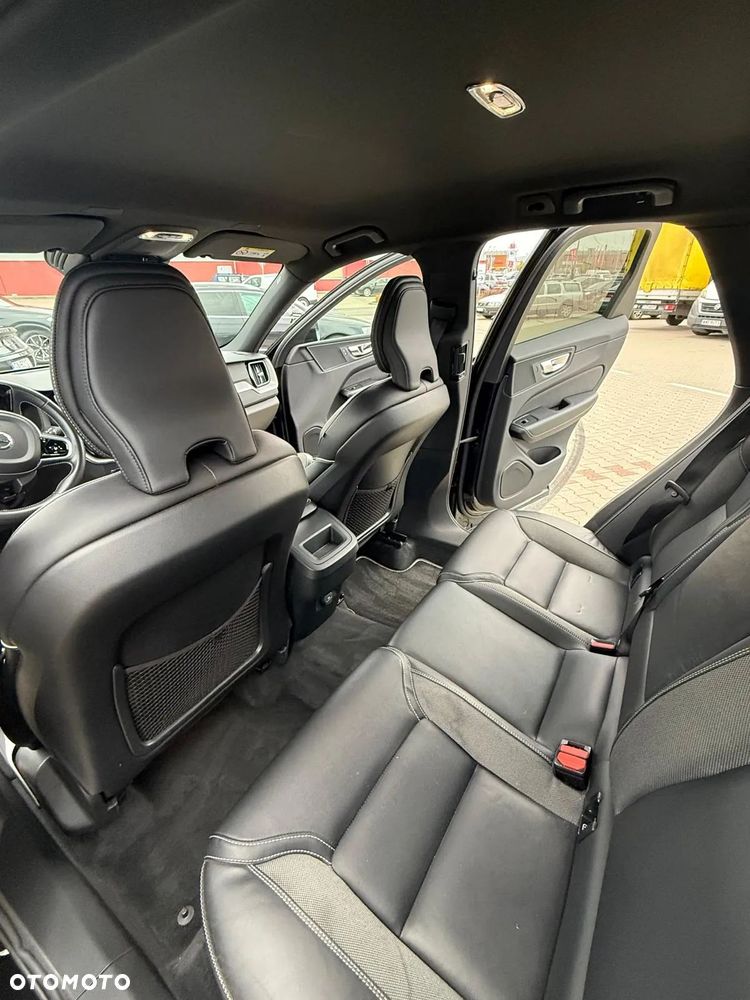 Volvo XC 60 D4 R-Design - 4