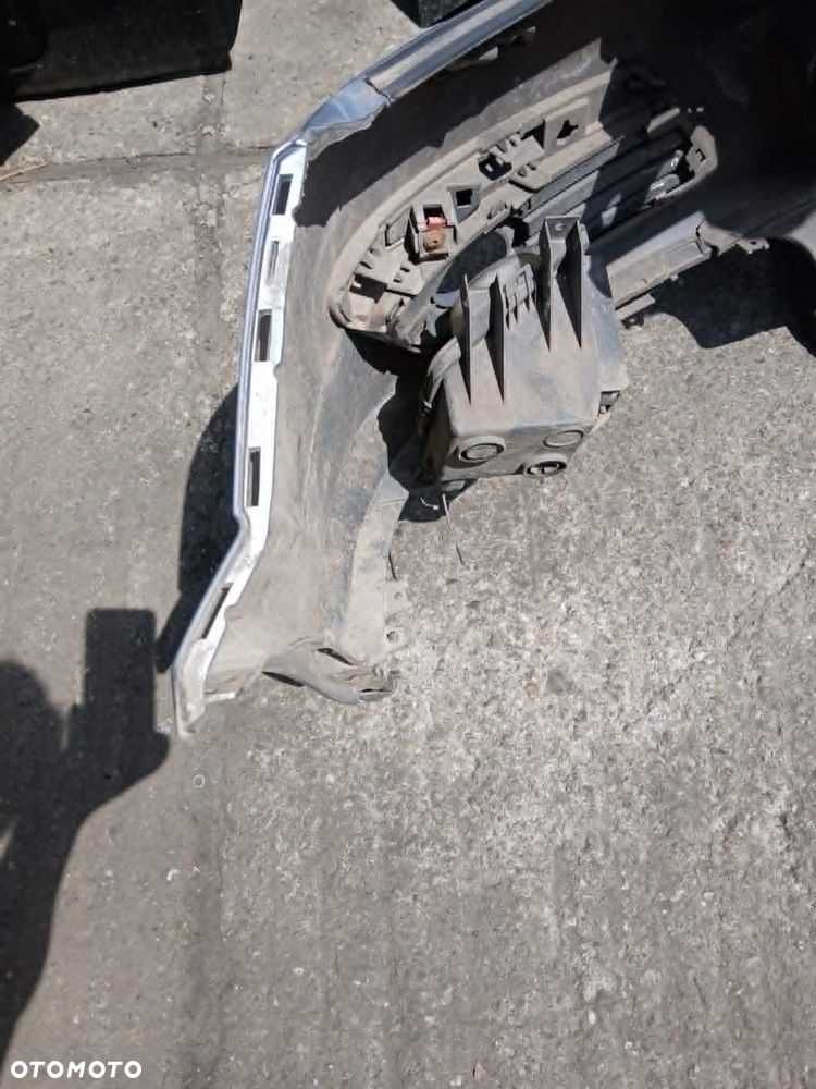 Opel Astra H III Z163 Zderzak przedni-uszkodzony - 11