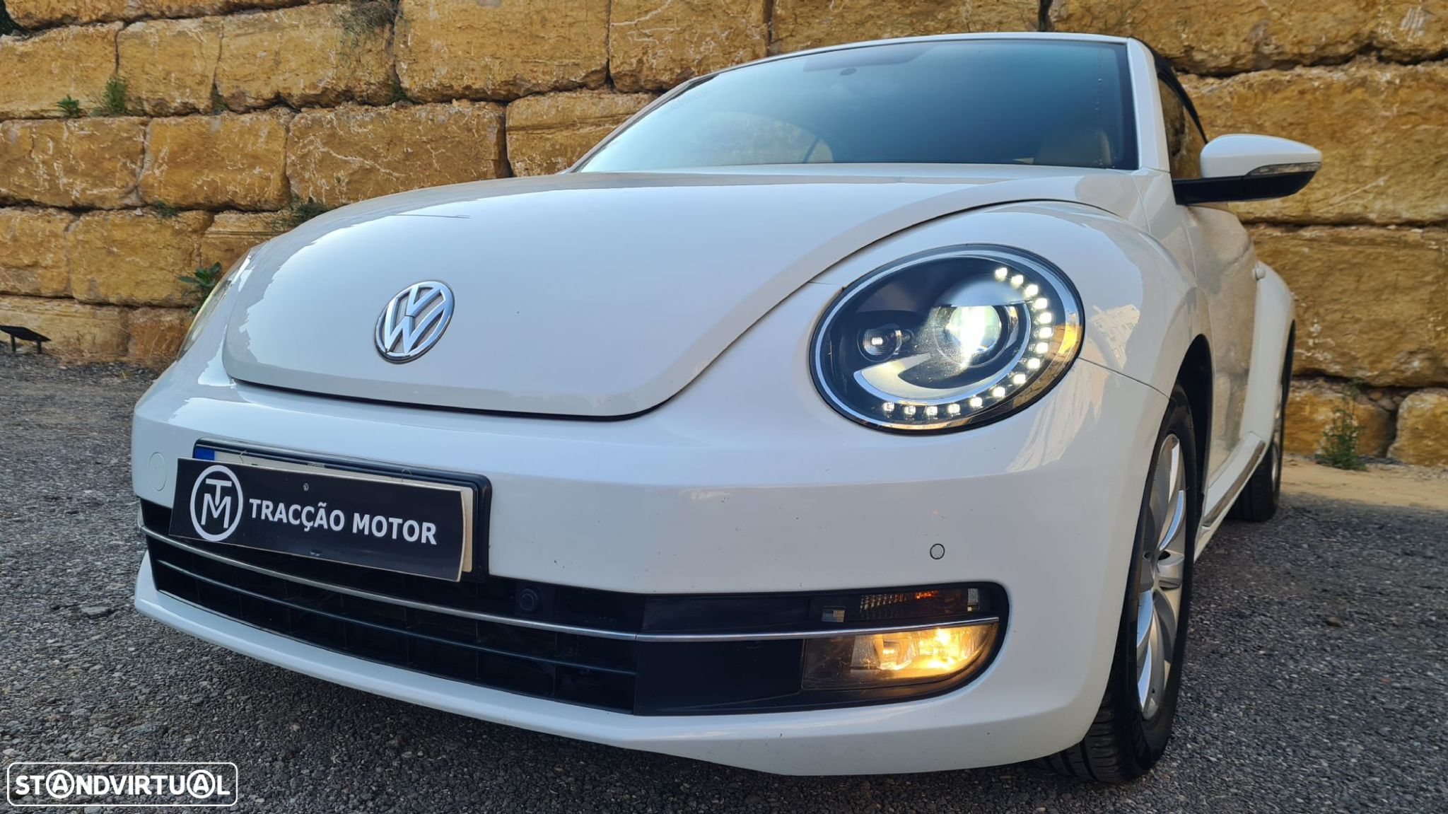 VW New Beetle Cabriolet 1.6 TDi Design - 40