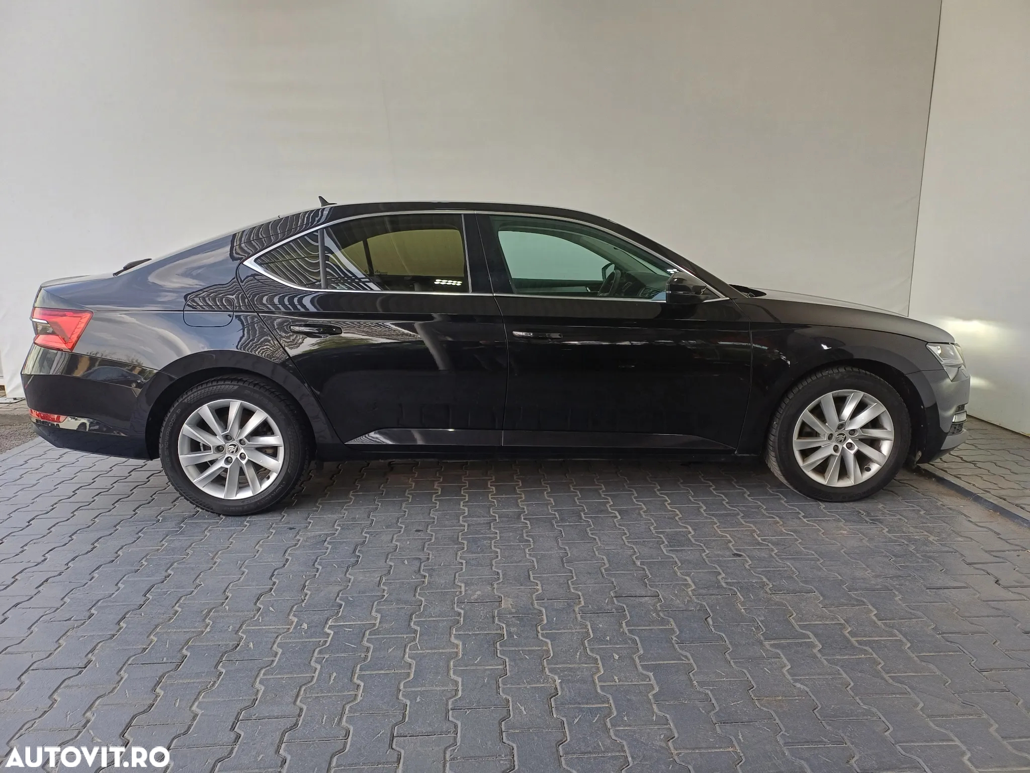 Skoda Superb 1.5 TSI DSG Ambition - 37