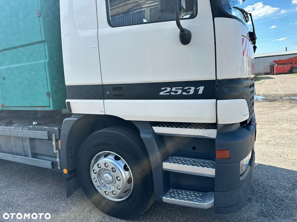Mercedes-Benz Actros 6x2 - 4