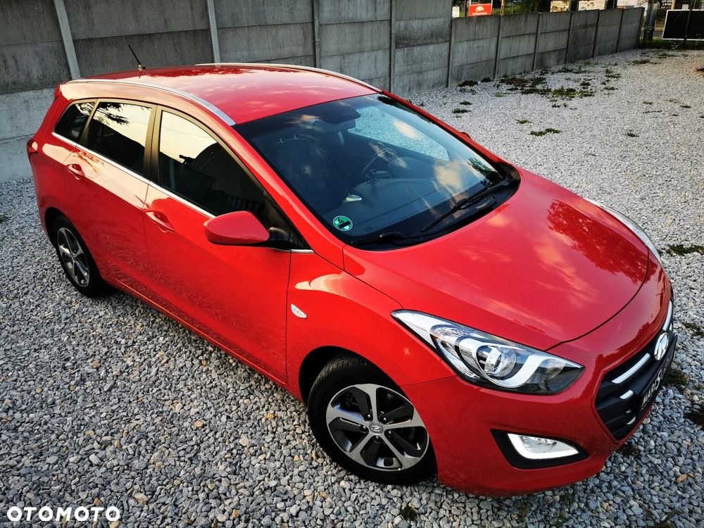 Hyundai i30 blue Kombi 1.6 GDi YES Gold - 18