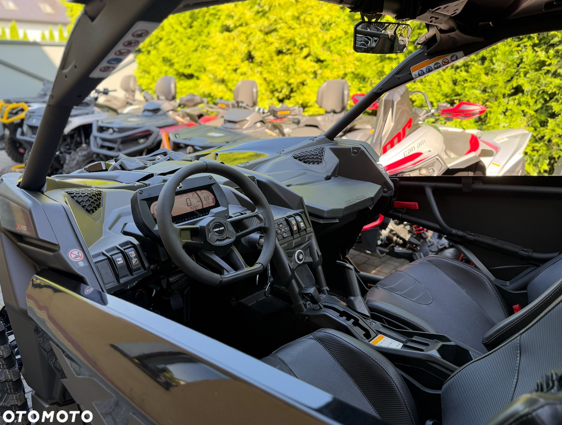 Can-Am Maverick - 8