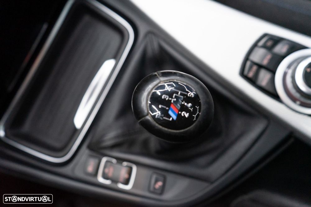 BMW 320 d Pack M - 35