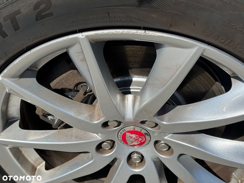 Jaguar XF 2.2 - 12
