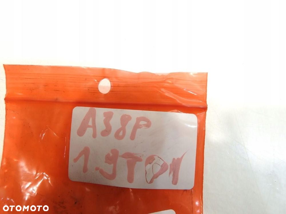 ŁAPKI SZPILKI MOCOWANIE WTRYSKU AUDI A3 8P 1.9 TDI . - 2