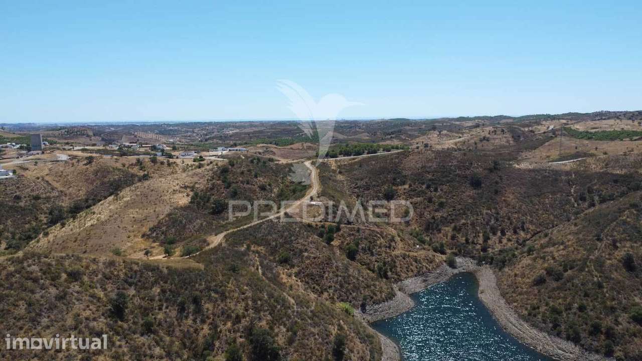 Terreno rústico com 2,4ha na barragem do Beliche - Grande imagem: 3/27