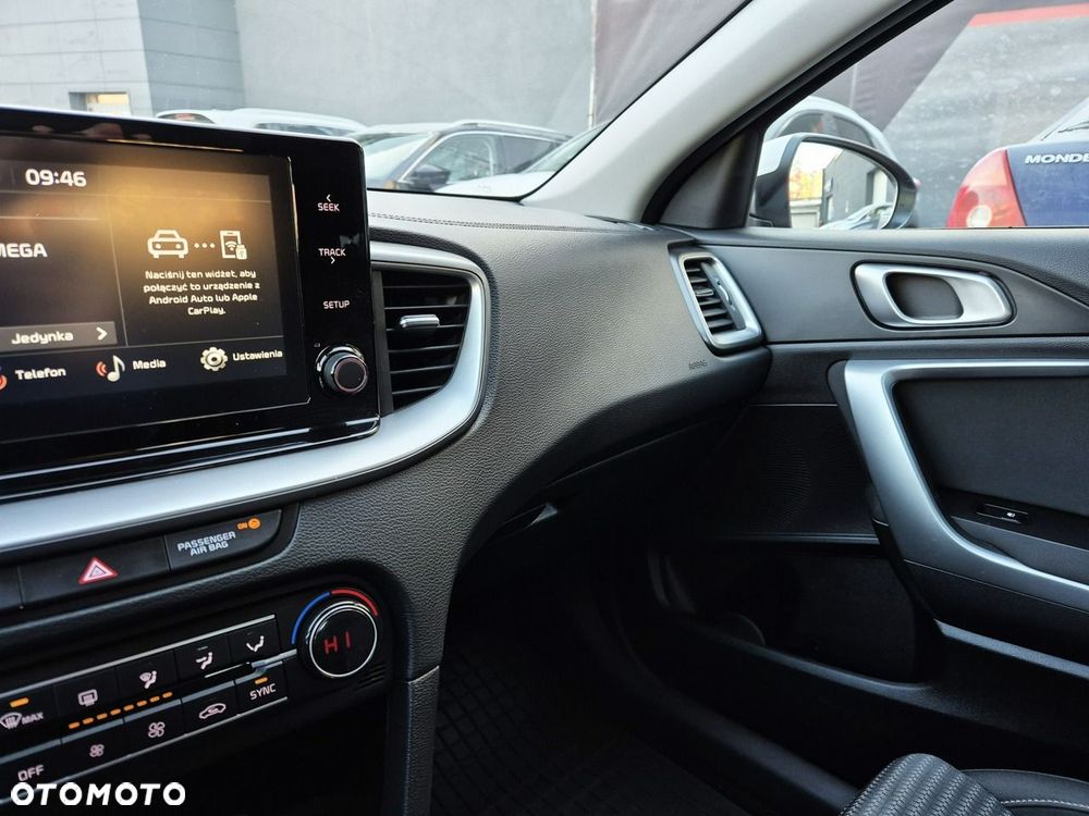 Kia Ceed 1.5 T-GDI M DCT - 23