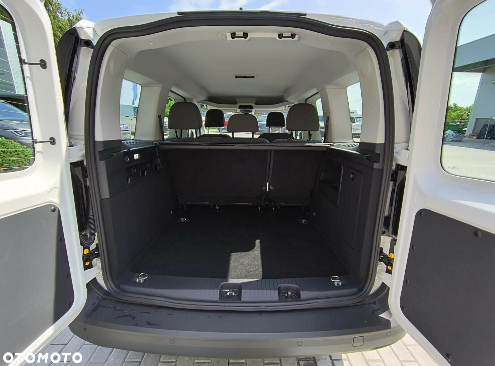 Volkswagen Caddy - 10