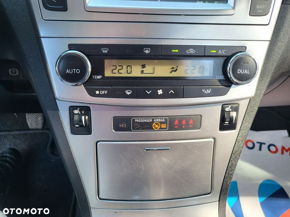 Toyota Avensis - 31