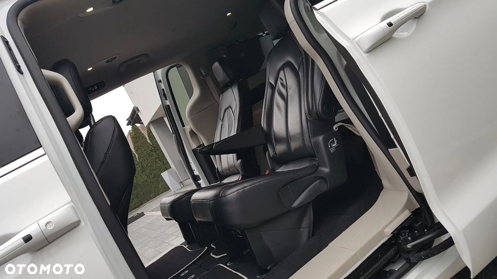 Chrysler Pacifica - 11