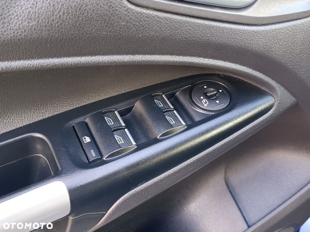 Ford Tourneo Connect 1.5 TDCi Titanium - 30