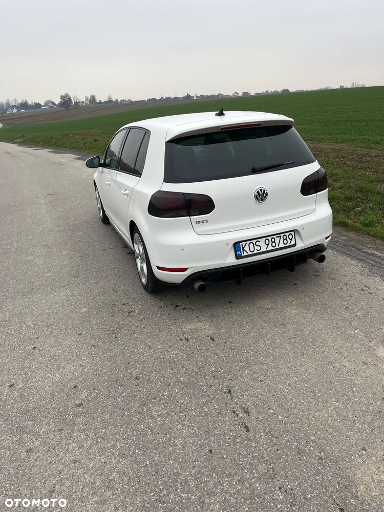 Volkswagen Golf 2.0 TSI GTI - 11
