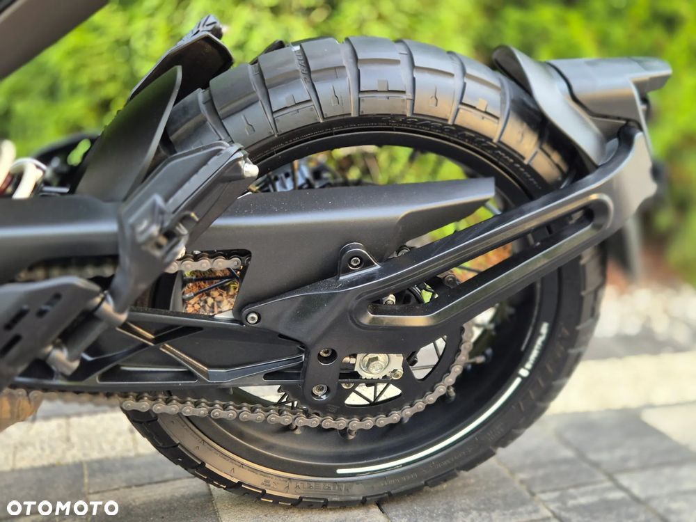 Husqvarna Svartpilen - 21