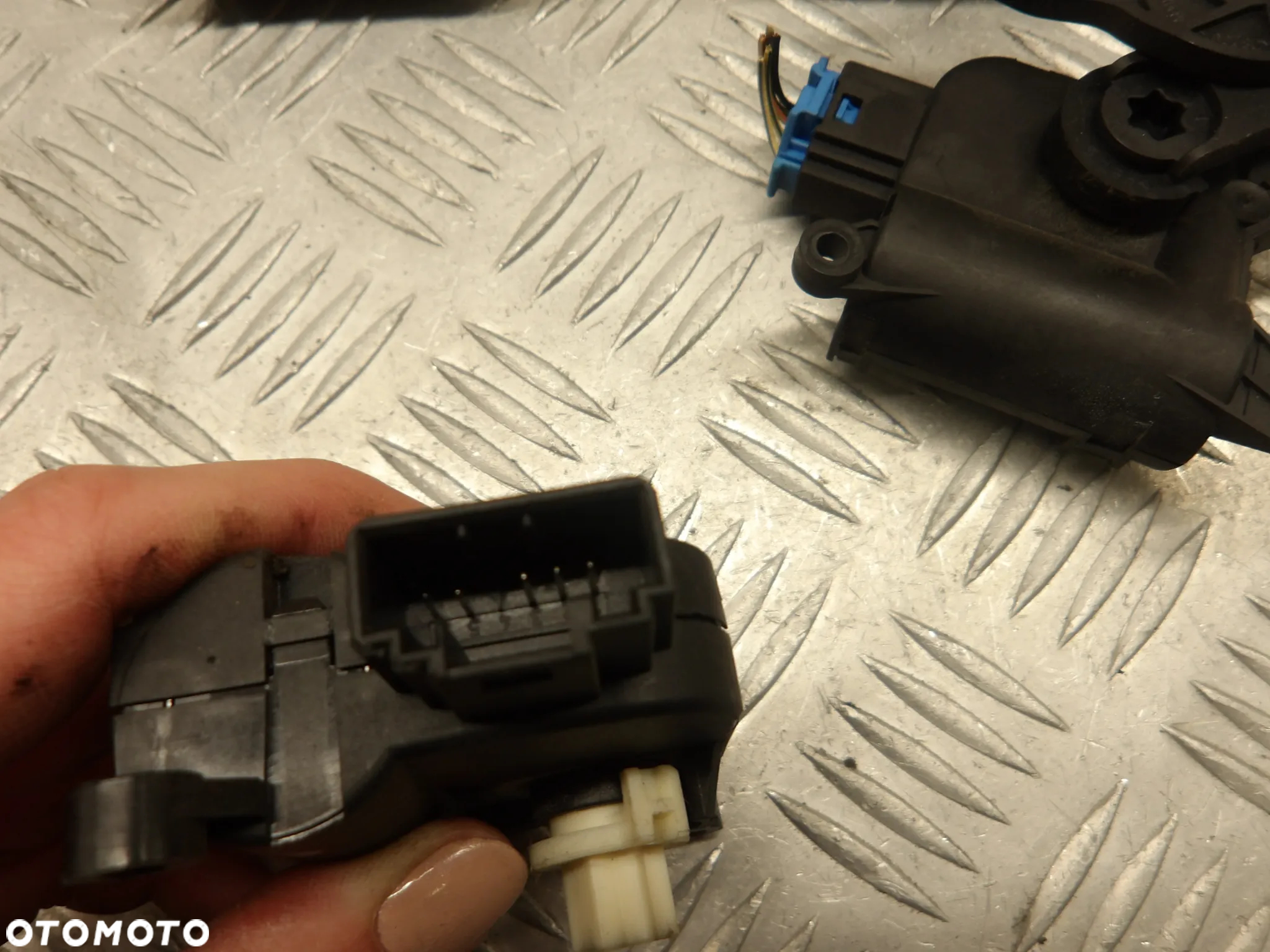 VW JETTA V 05-10 SILNICZEK NAGRZEWNICY 1K0907511 - 3