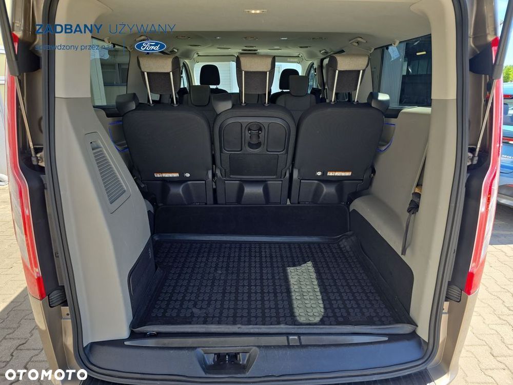 Ford Tourneo Custom - 21