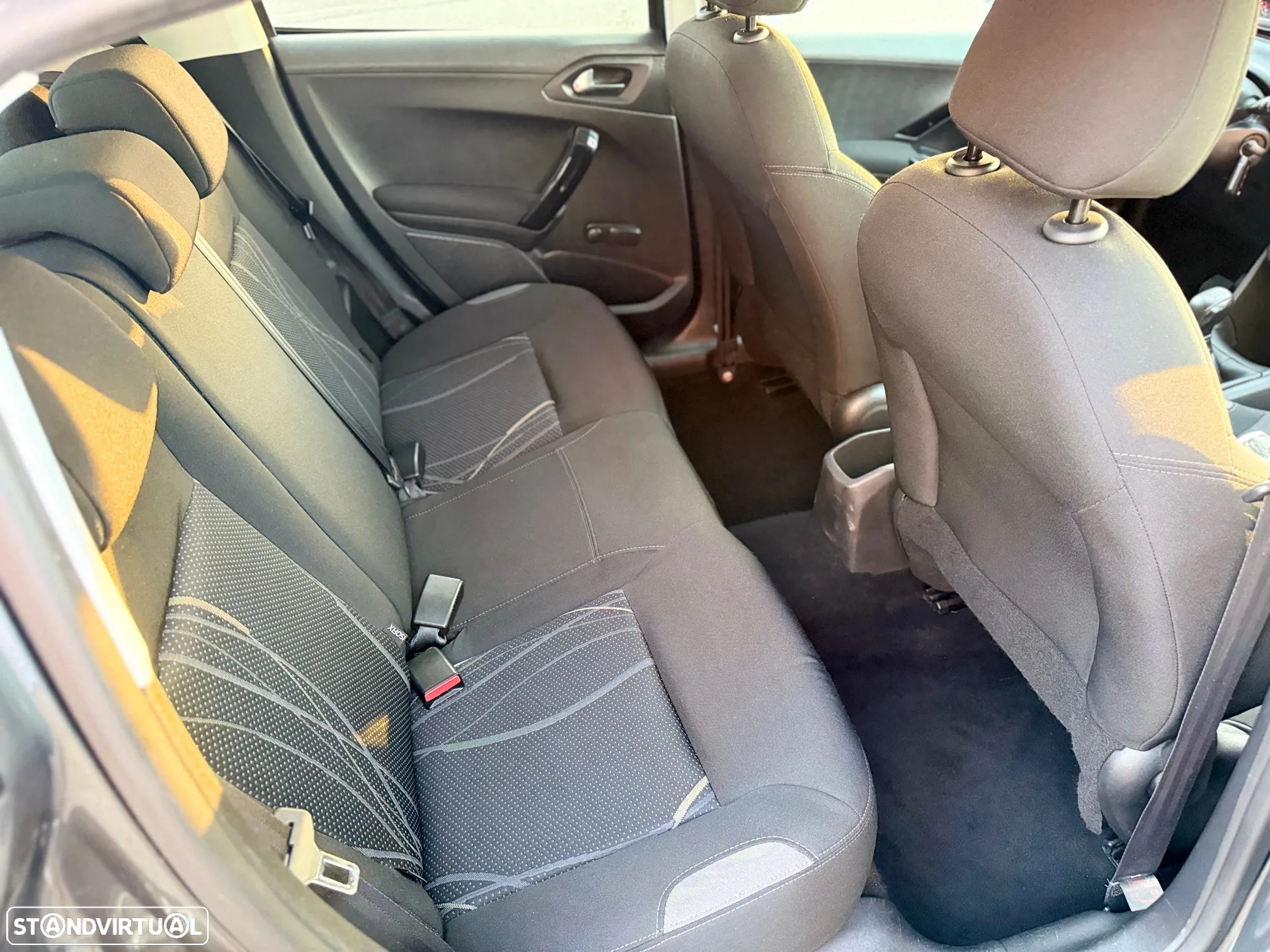 Peugeot 208 1.2 VTi SE Style - 10