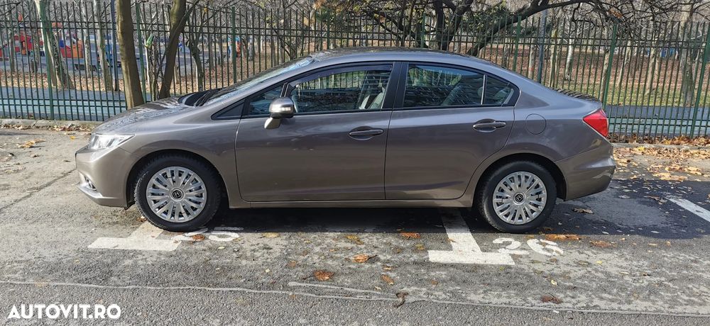 Honda Civic 1.8 MT ES - 15