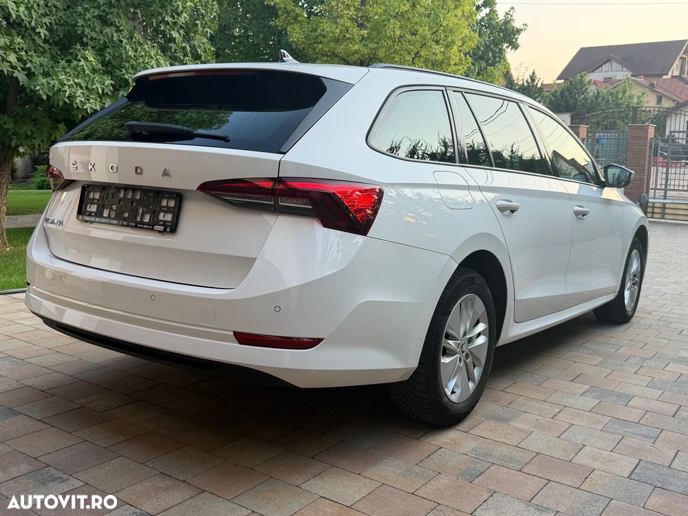 Skoda Octavia 2.0 TDI DSG Ambition - 11