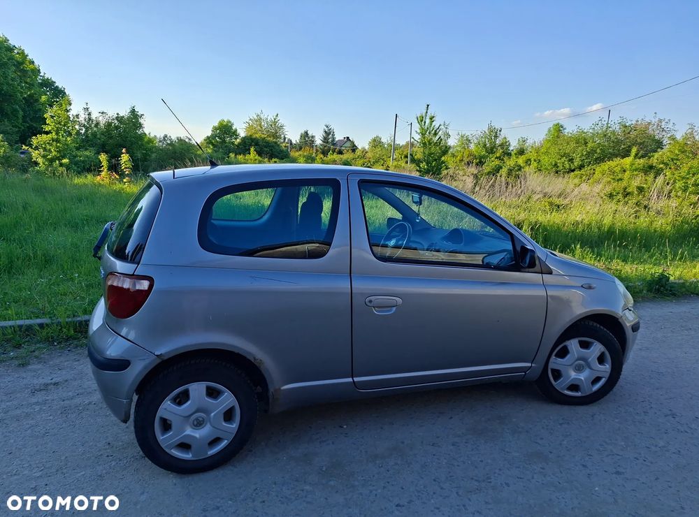 Toyota Yaris 1.0 - 4
