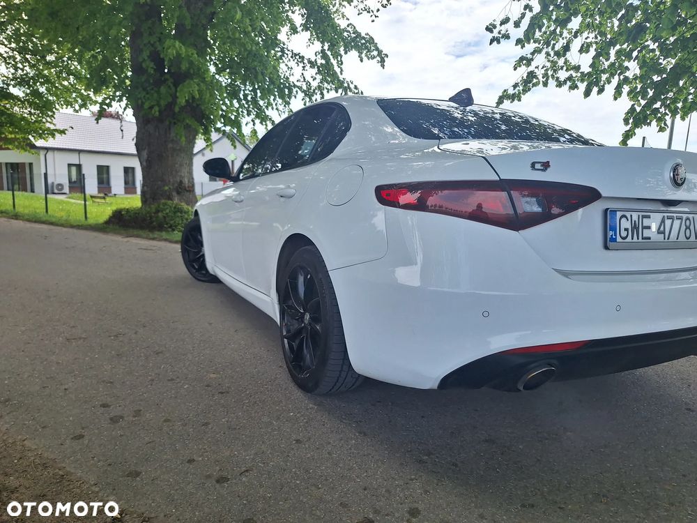 Alfa Romeo Giulia 2.0 Turbo TI Q4 - 7