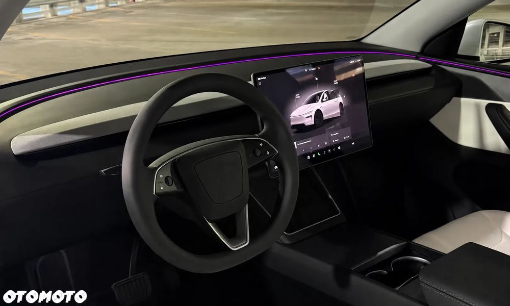 Tesla Model Y Long Range Dual Motor AWD - 9